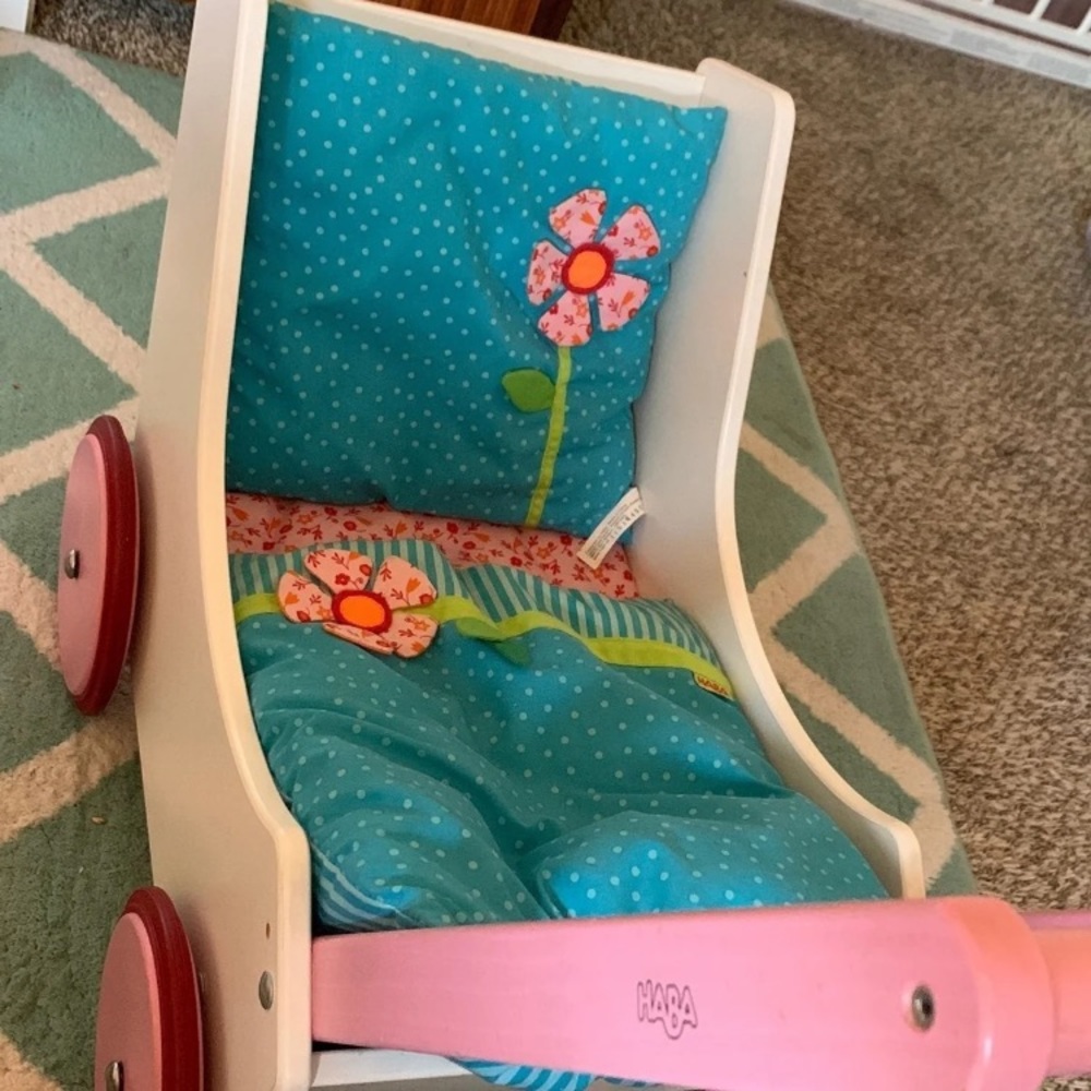 Haba wall along dolly walker